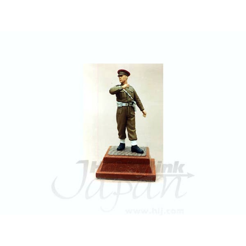 1/35 British Military Policeman Directing Traffic
