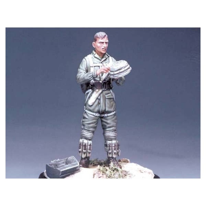 1/35 German ParaTrooper 1941