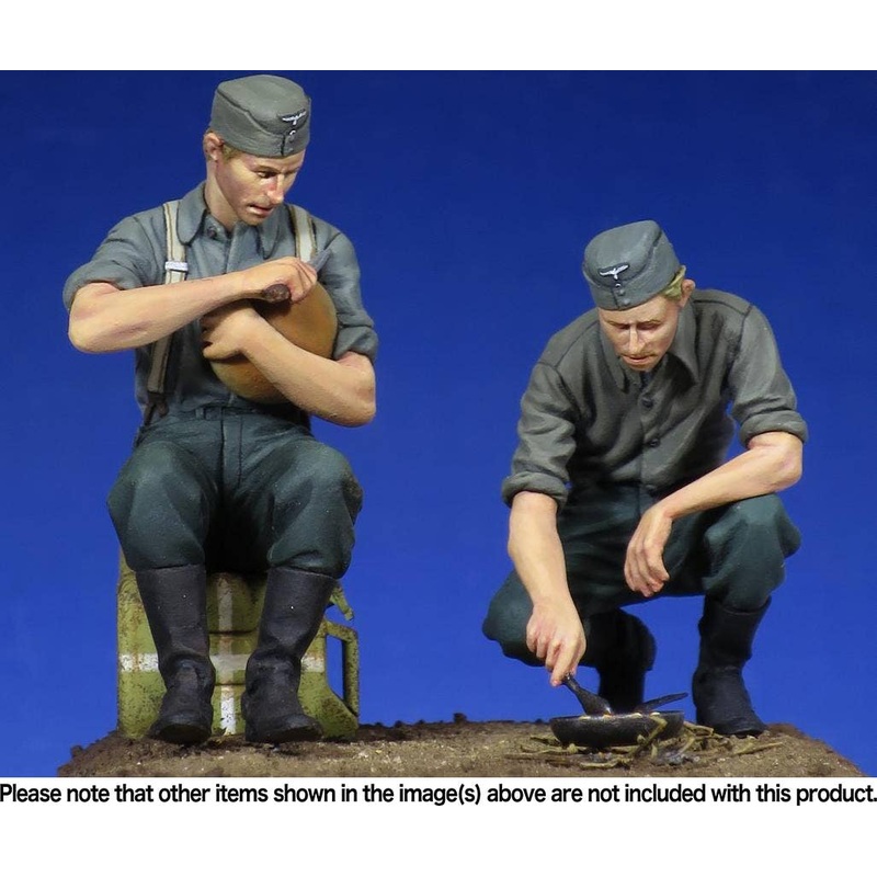 1/35 German Soldiers at Rest WWII