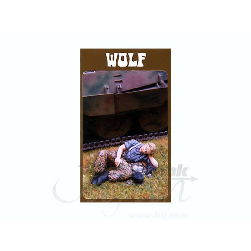 1/35 German Tankman Sprawled, Reading, WWII