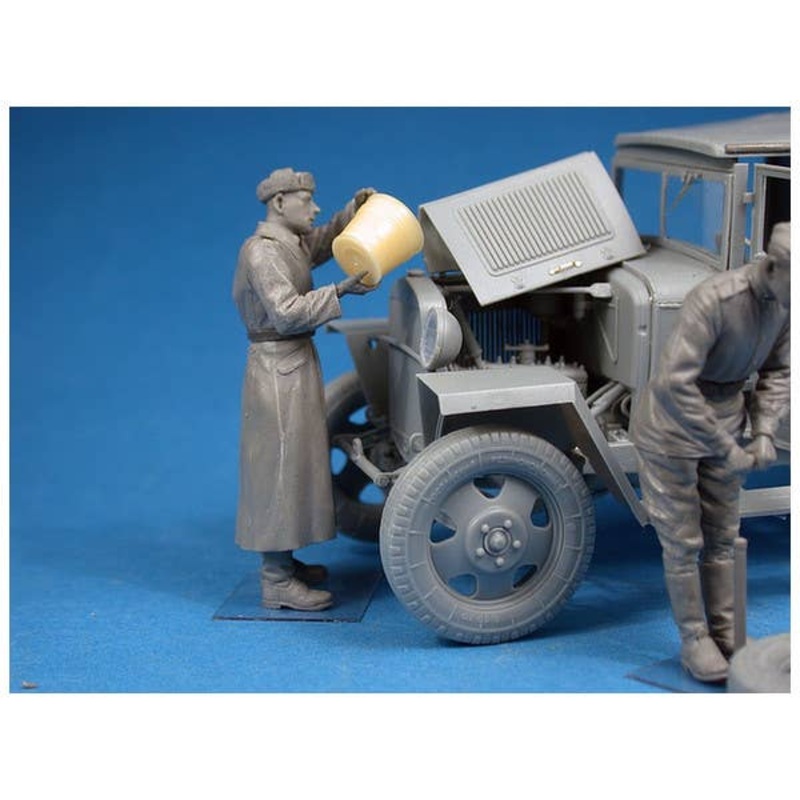 1/35 Red Army Drivers