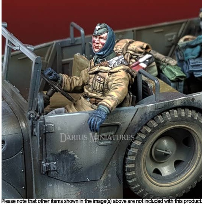 1/35 WW.II German Waffen-SS Driver with Hand on Steering Wheel