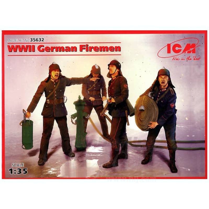 1/35 WWII German Firemen