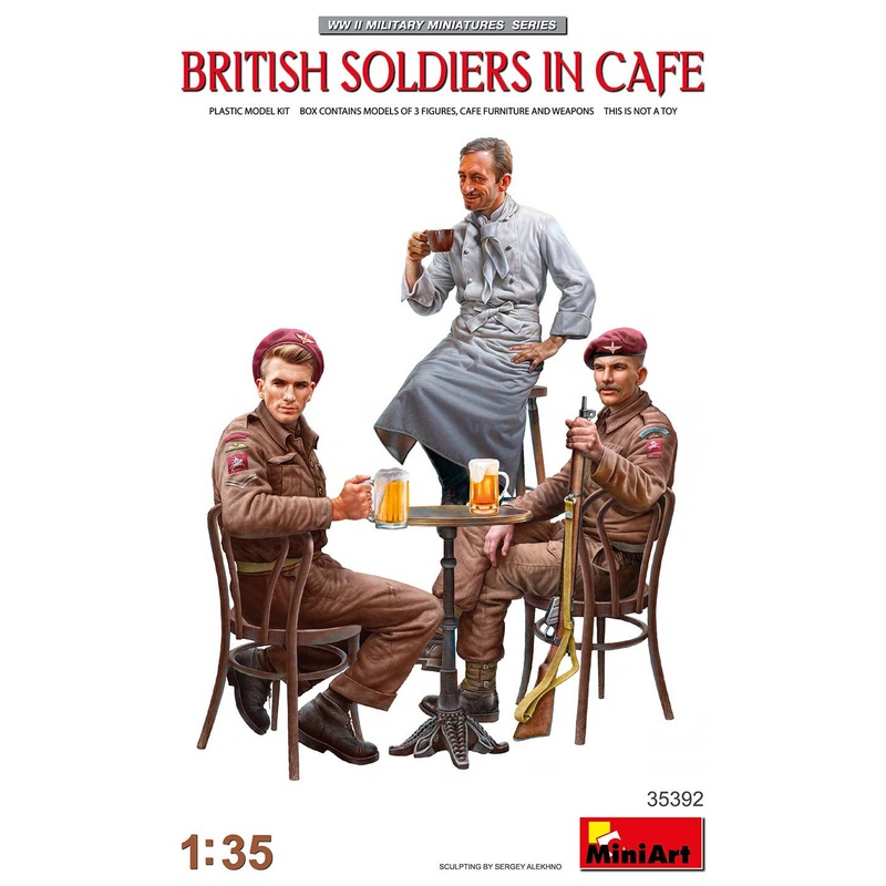 1/35 3 British Soldiers In Cafe