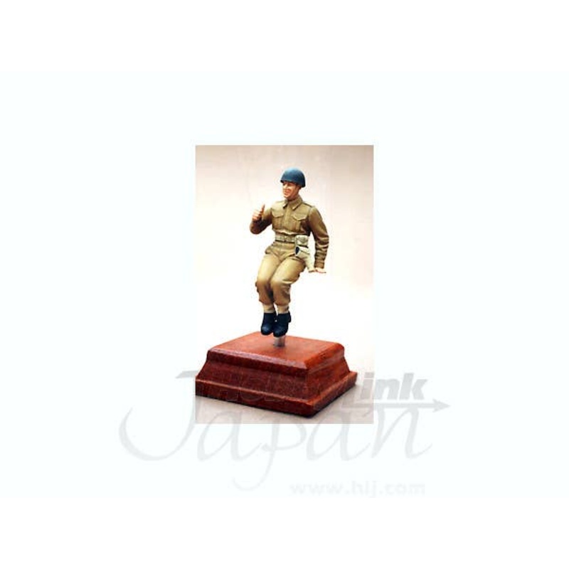 1/35 British Tankman Sitting Giving 'Thumbs Up'