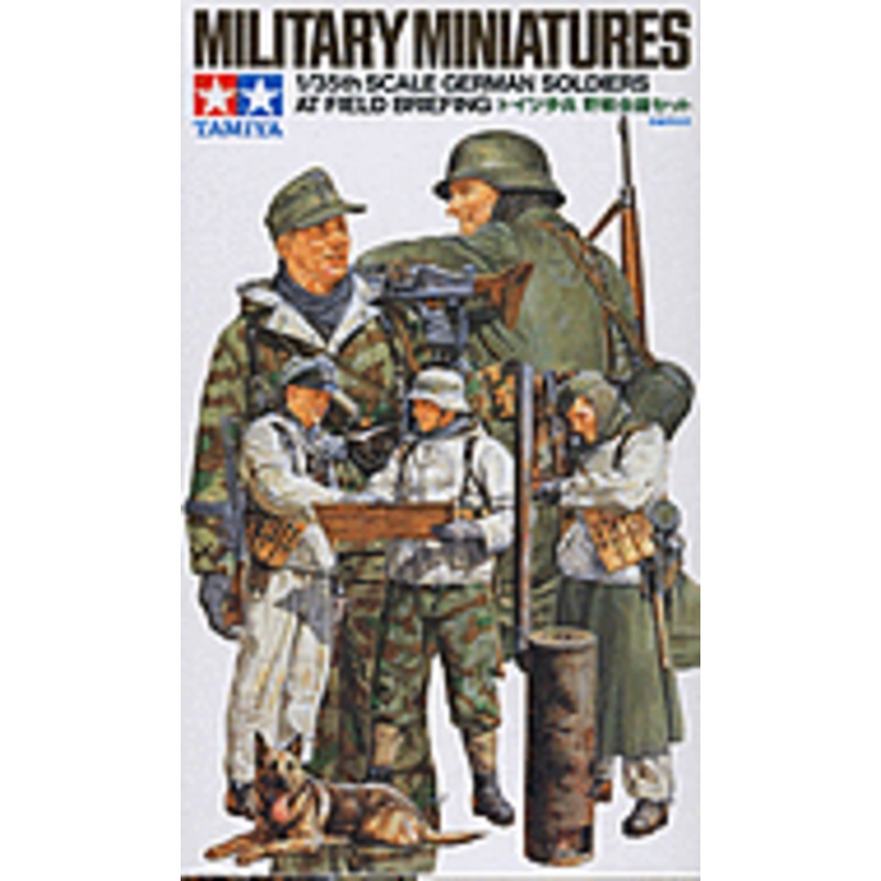 1/35 German Soldiers at Field Briefing