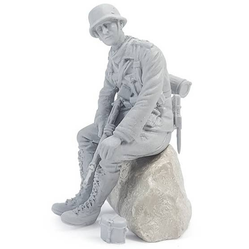 1/35 WW.II German Afrika Korps (DAK) Seated DAK Infantry