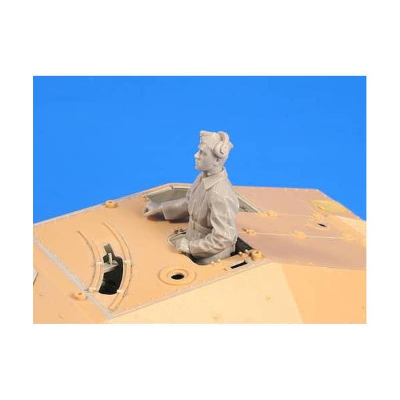 1/35 WWII Hetzer Crews 1945