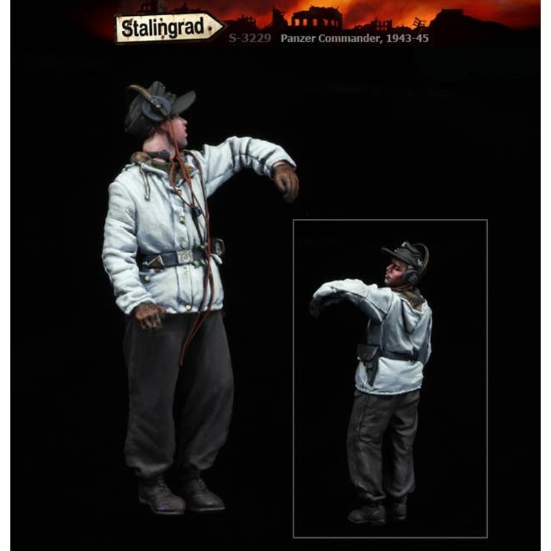 1/35 WWII Panzer IV Tank Crew 1945 (3) Tank Commander Looking to the Front