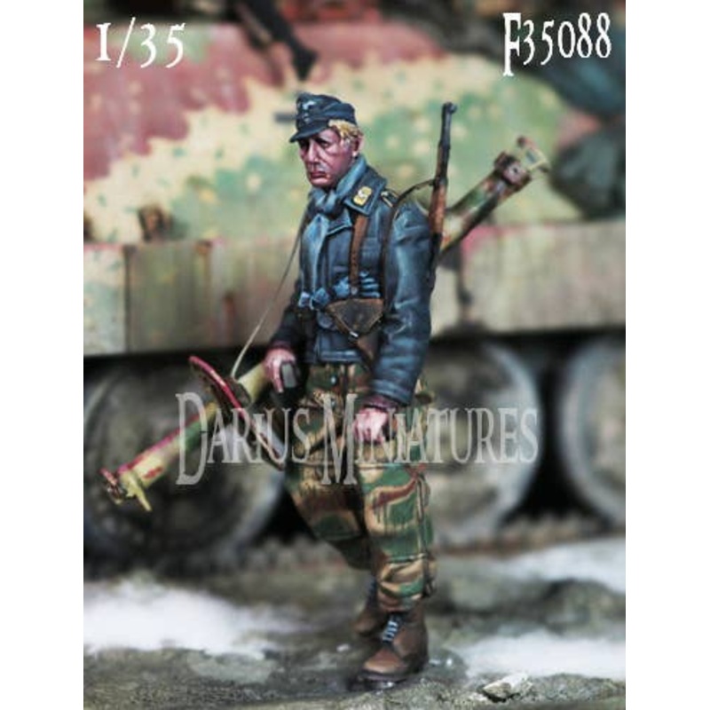 1/35 German Soldiers Luftwaffe With Panzersreck