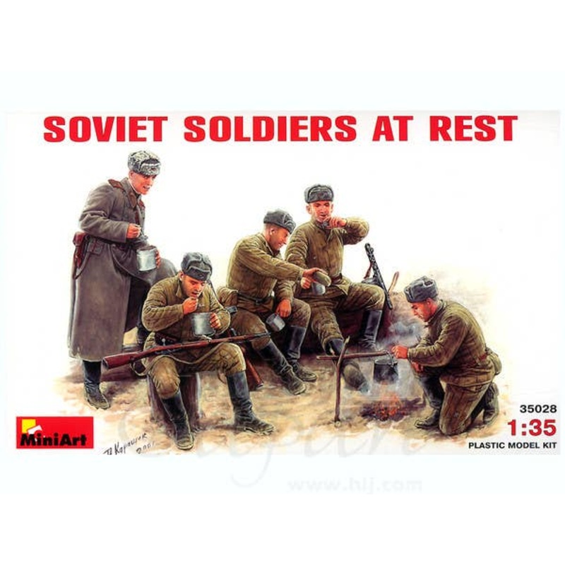 1/35 Soviet Soldiers at Rest