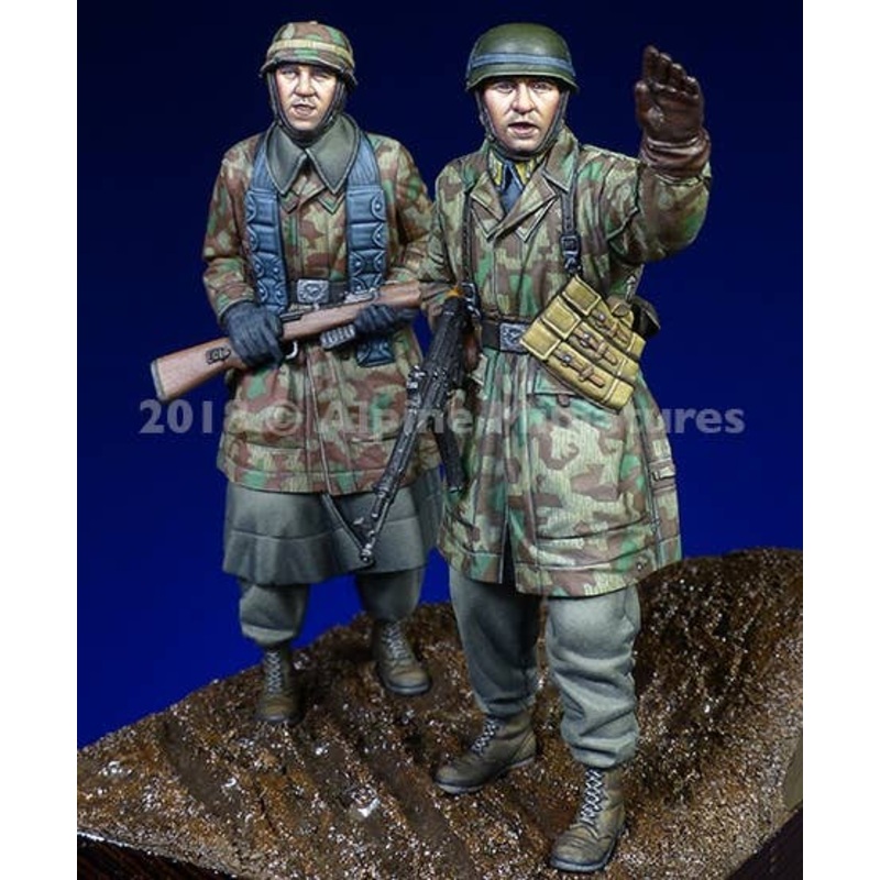 1/35 WWII German Fallschirmjaeger, Ardennes Set (2 figures)