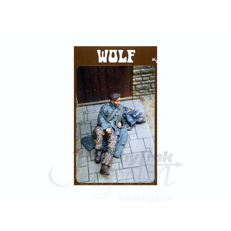 1/35 Resting German Soldier Late WWII