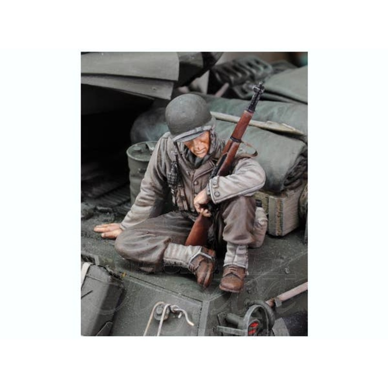 1/35 U.S. Infantry at rest with rifle-WWII (No.1)