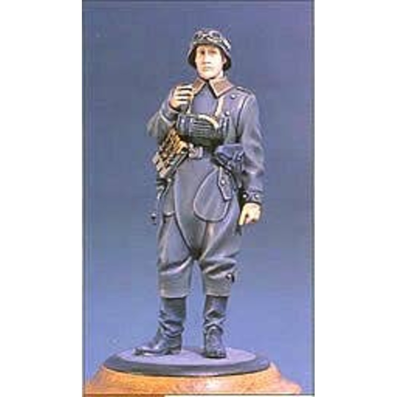 1/32 Standing German Motorcyclist