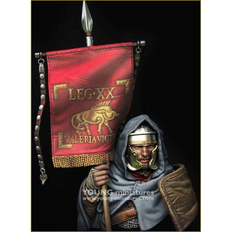 1/10 Ancient Roman Bust Vexillarius, the Flagman of the Roman Legion