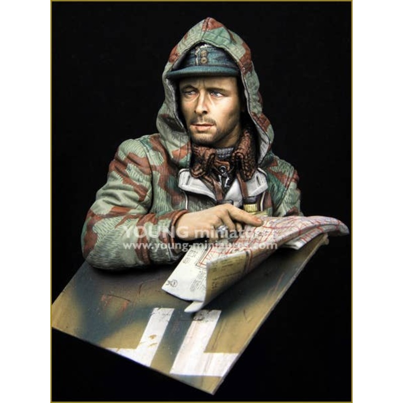 1/10 WWII German German Combat Team Officer Russia 1943 Ostwind (Eastern Wind)