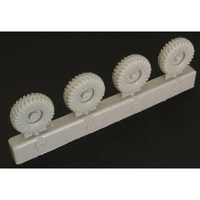 1/72 AEC (Dorchester, Matador) Resin Wheels Set