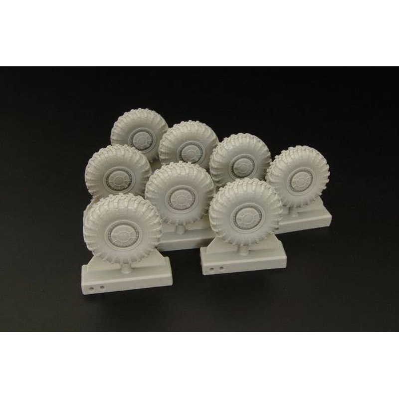 1/48 BTR-60 Wheels (for Mikromir)