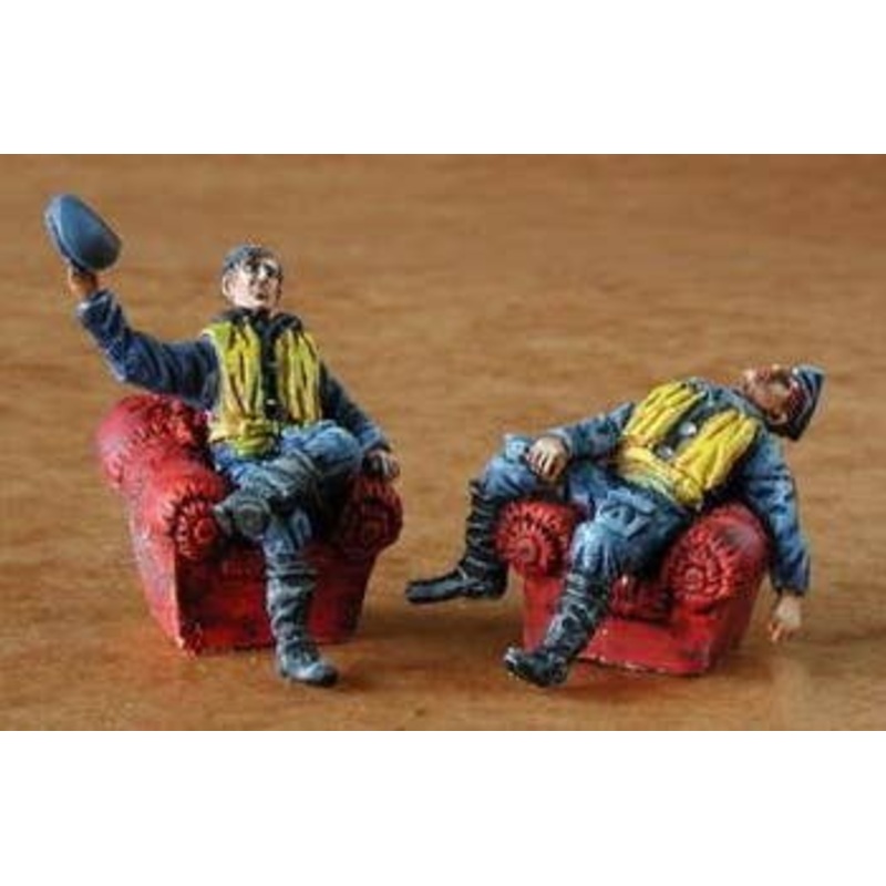 1/48 WWII German Pilots at Rest