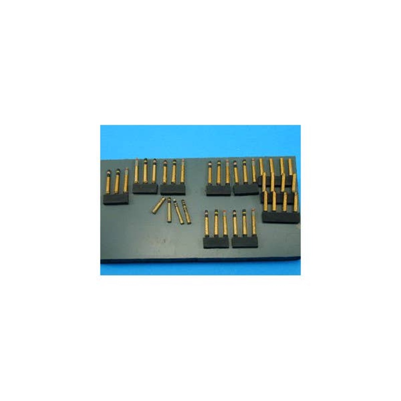 1/35 British 2 Pdr. Ammunition 33 Metal Shells/Cases