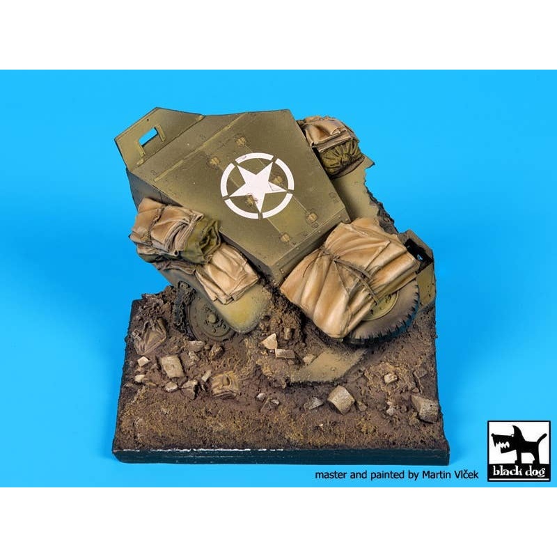 1/35 Destroyed US M2 Base