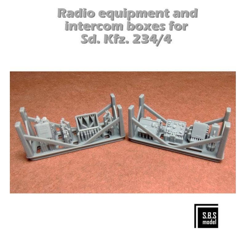 1/35 Radio Equipment and intercom boxes for Sd.Kfz 234/4
