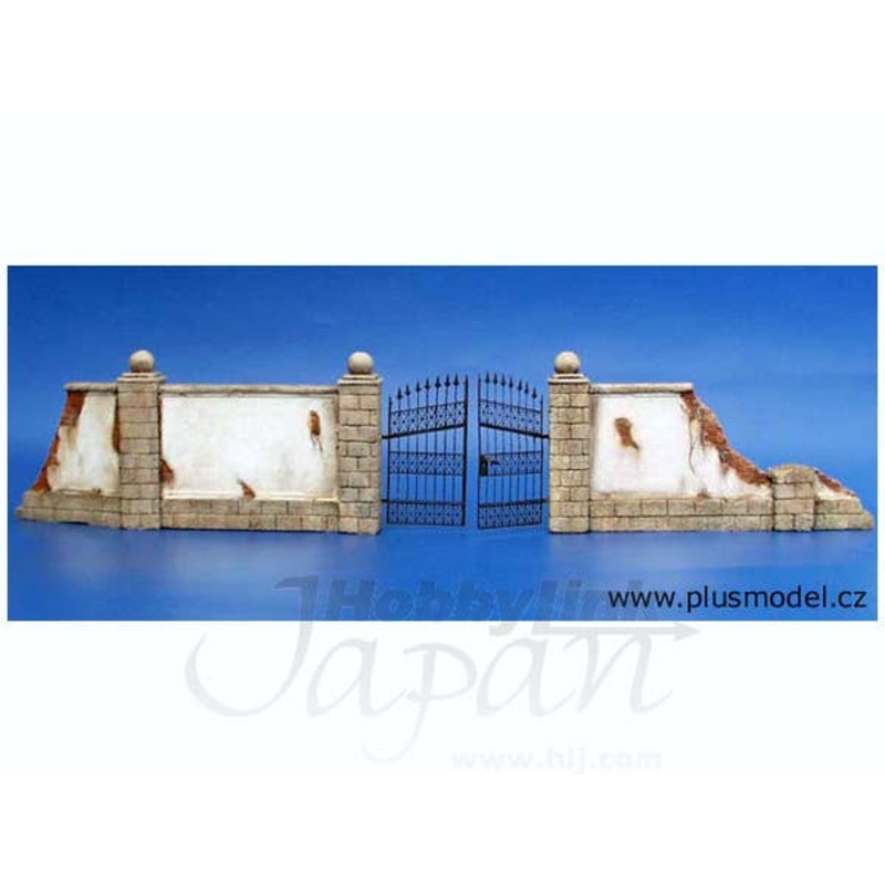 1/35 Wall with Metal Gate