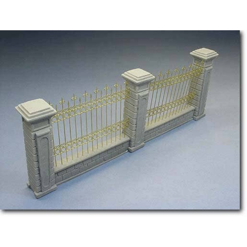1/35 European Style Park Wall II