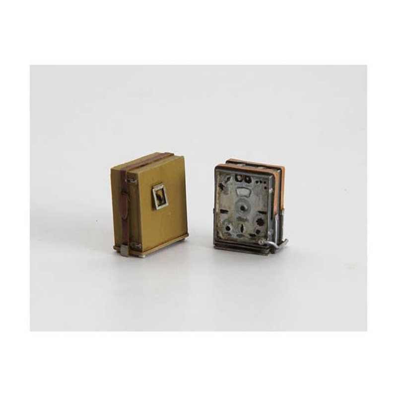 1/35 German Wireless Station WWII w/Accumulator