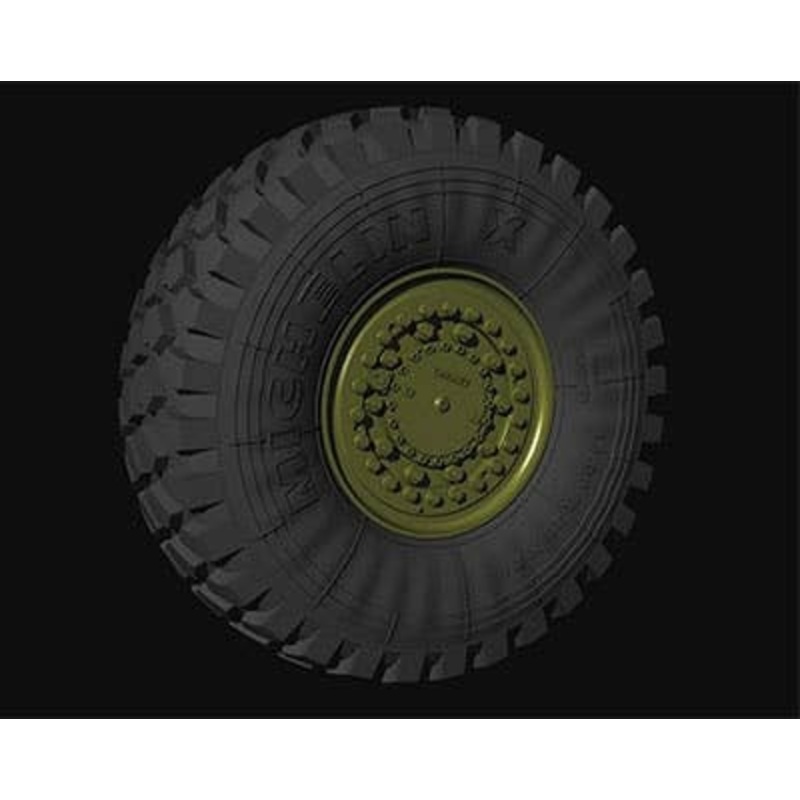 1/35 Kamaz 53949 Typhoon Road Wheels