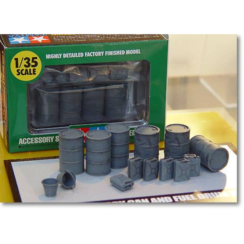 1/35 German Jerry Can & Fuel Drum Set