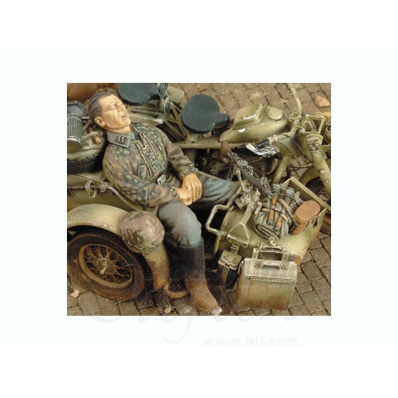 1/35 Sleeping SS Grenadier WWII