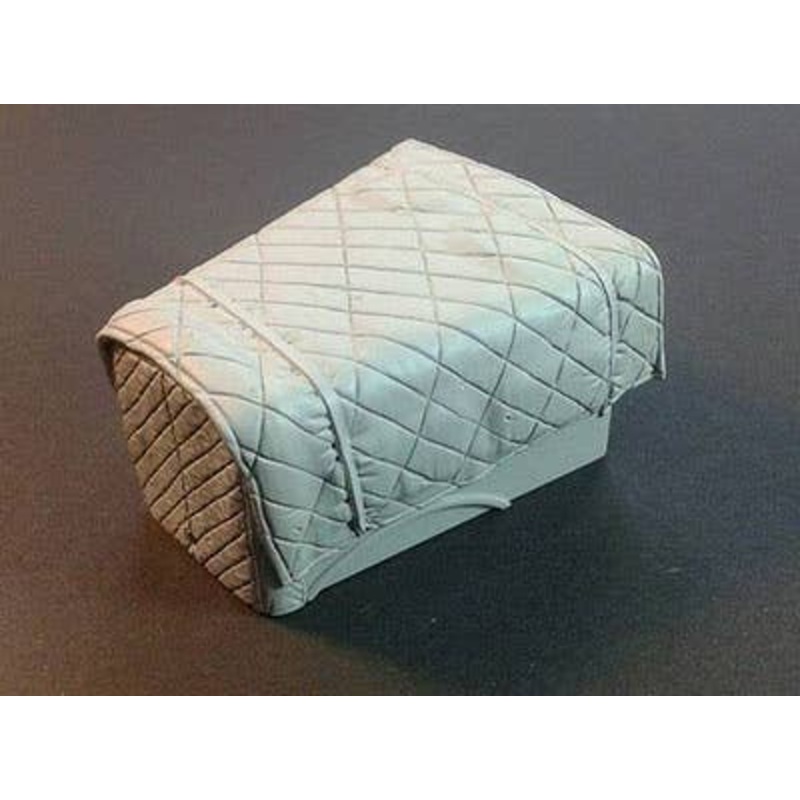1/35 Einheitsdiesel Engine Deck With Canvas Cover