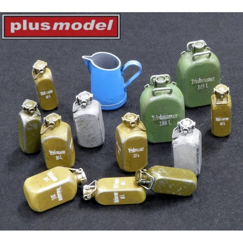 1/35 German Water Canisters