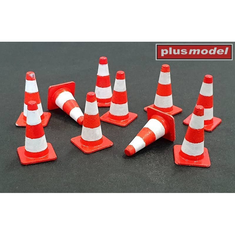 1/35 Traffic cones