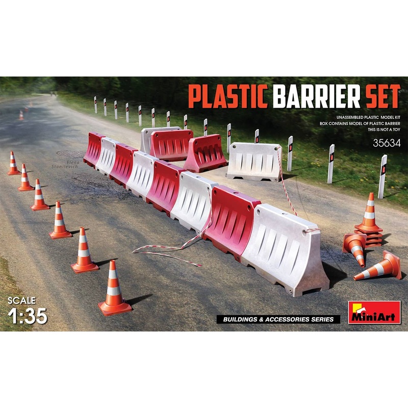 1/35 Plastic Barrier Set