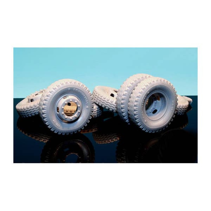 1/35 WW2 German L4500 Truck Wheel Set (Zvezda)