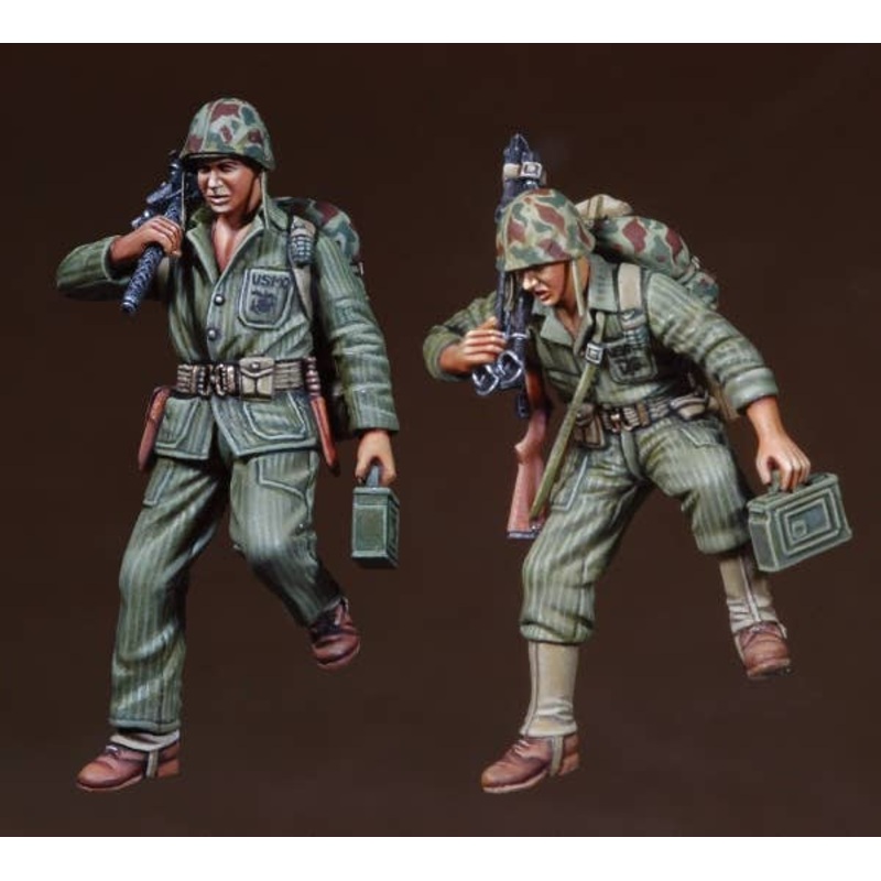 1/35 WWII USMC Machinegun Team on the slope