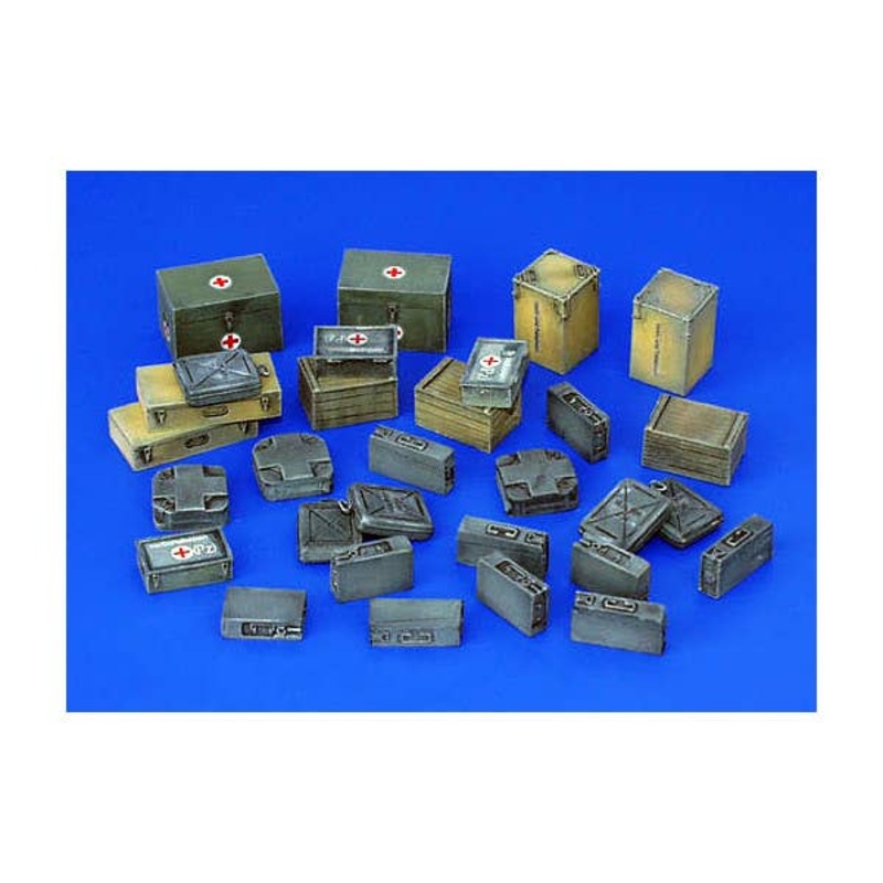 1/35 Ammunition And Medical Aid Containers Germany WWII