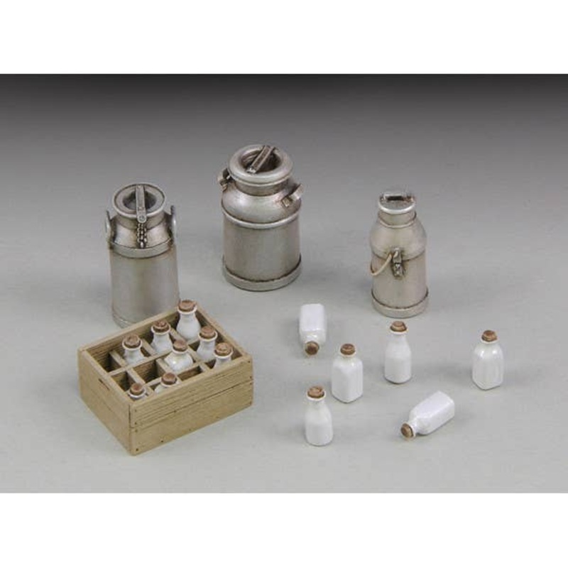 1/35 Milk Bottles With Crates And Churns