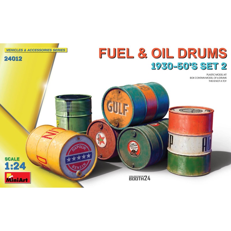 1/24 Fuel & Oil Drums 1930-50's Set 2