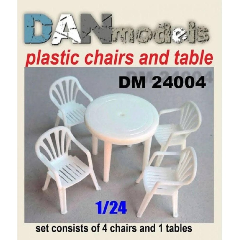 1/24 Plastic Chairs and Table