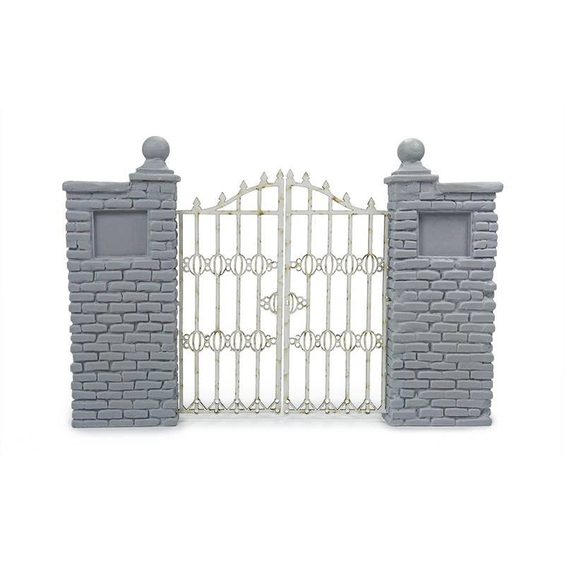 Park Gate with Lattice Door