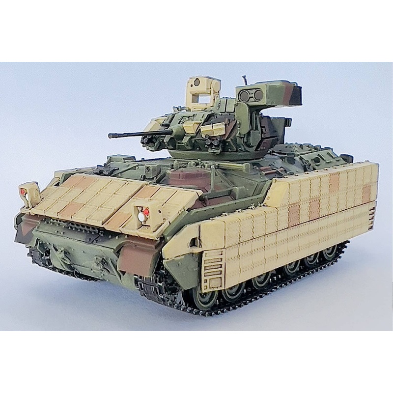1/72 US Army Infantry Fighting Vehicle M2A3 Bradley ERA (Camouflage Paint) Finished Product