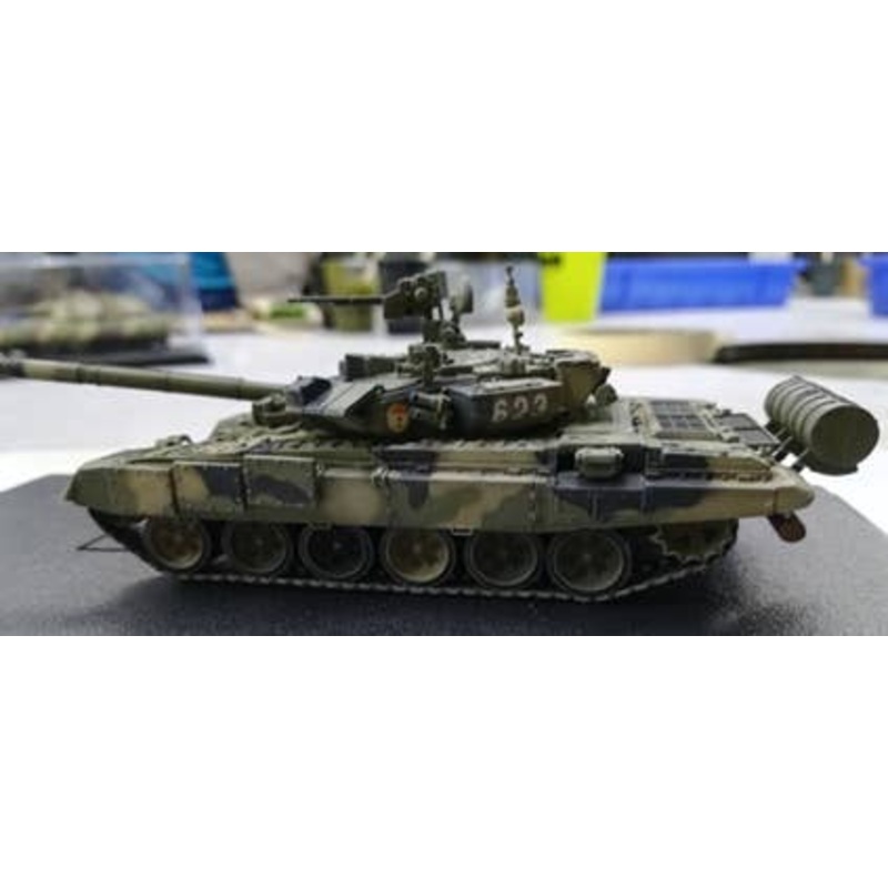 1/72 Russian T-90A Main Battle Tank 2nd Guards Tamanskaya 2010 Moscow Victory Day Parade