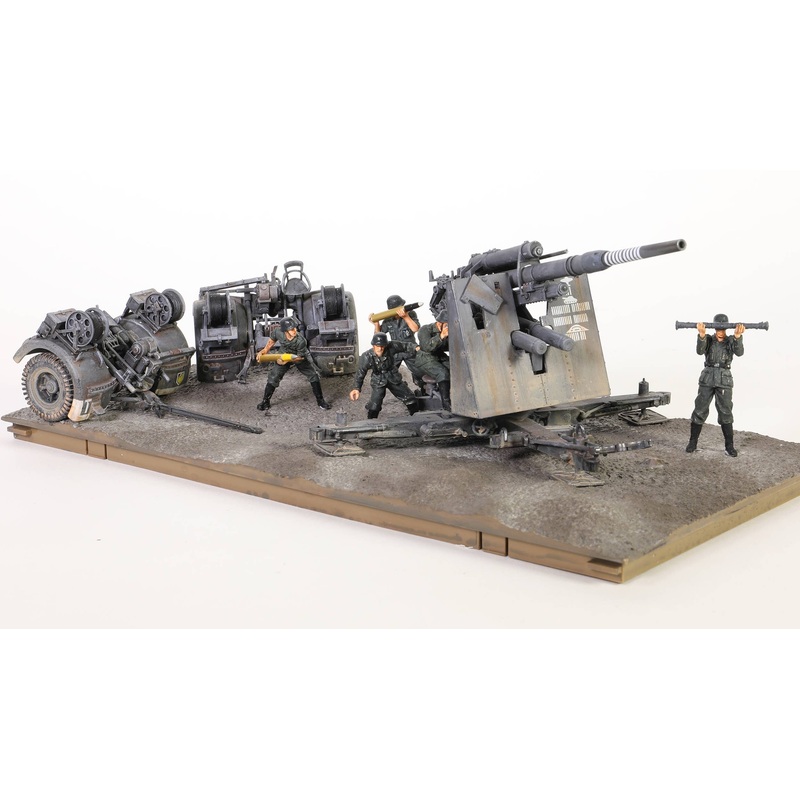 1/32 Forces of Valor - German Krupp Flak 36 with Flak Rohr 36 Gun Barrel & sd. 202 Tow Vehicle
