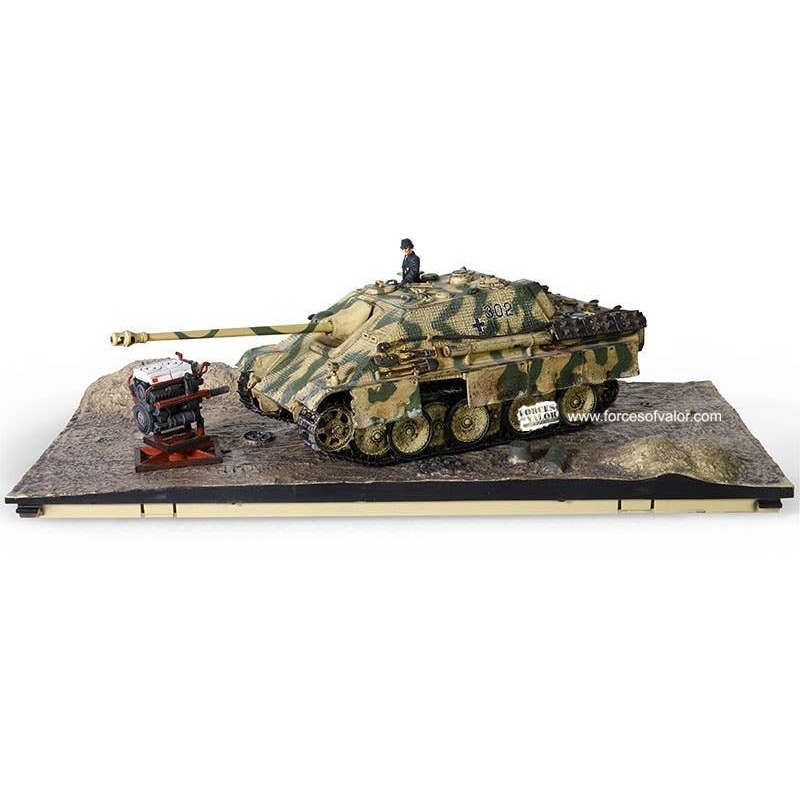 1/32 Forces of Valor - German Tank Destroyer Sd.Kfz.173 Jagdpanther Ausf.G1 (with Zimmerit)