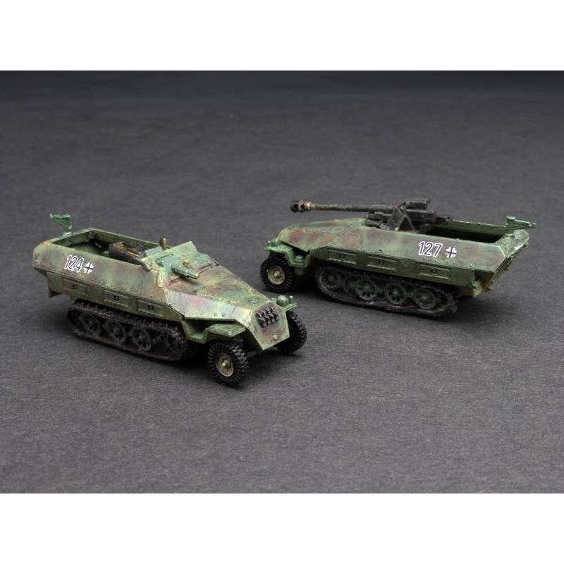 WWII German Sd.kfz 251/9 & 22 Green